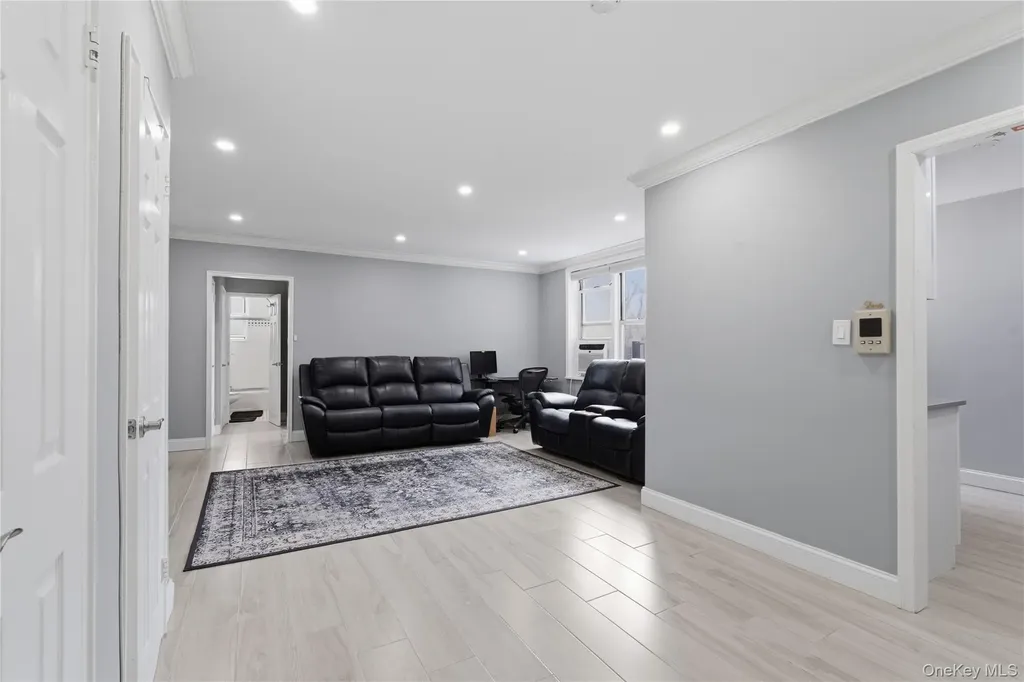5639 Netherland Avenue Bronx NY 10471