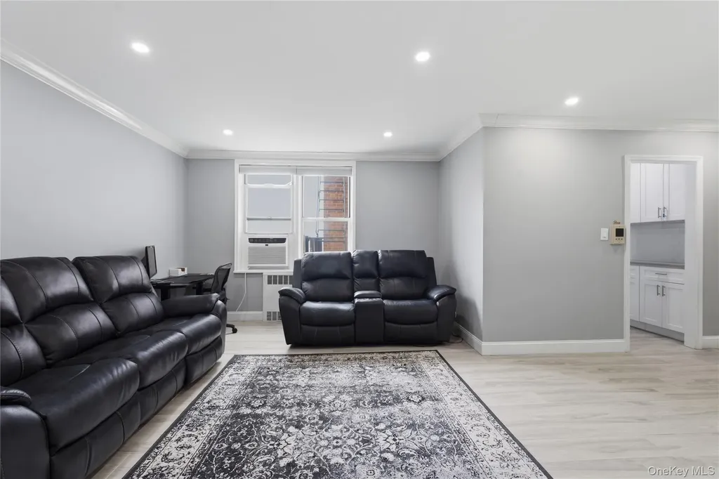 5639 Netherland Avenue Bronx NY 10471