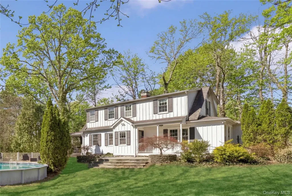 198 Pidgeon Hill Road Huntington Station NY 11746