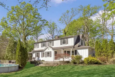 198 Pidgeon Hill Road Huntington Station NY 11746