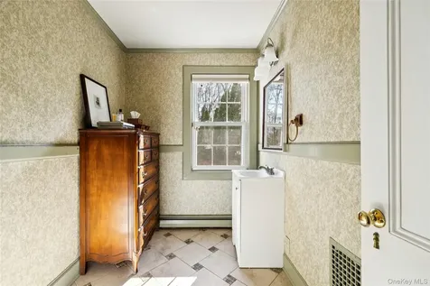 198 Pidgeon Hill Road Huntington Station NY 11746