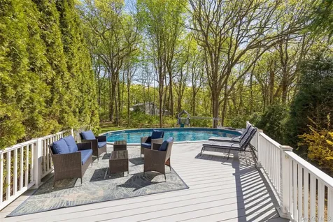 198 Pidgeon Hill Road Huntington Station NY 11746