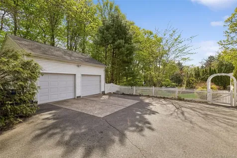 198 Pidgeon Hill Road Huntington Station NY 11746