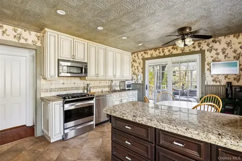 198 Pidgeon Hill Road Huntington Station NY 11746