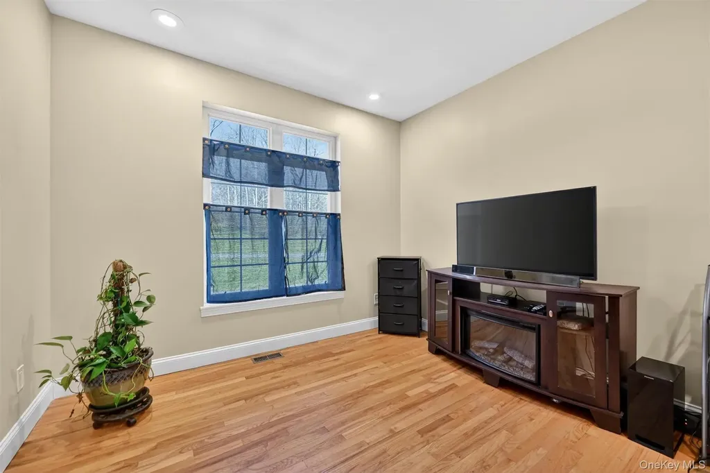 47 Willets Way Newburgh NY 12550
