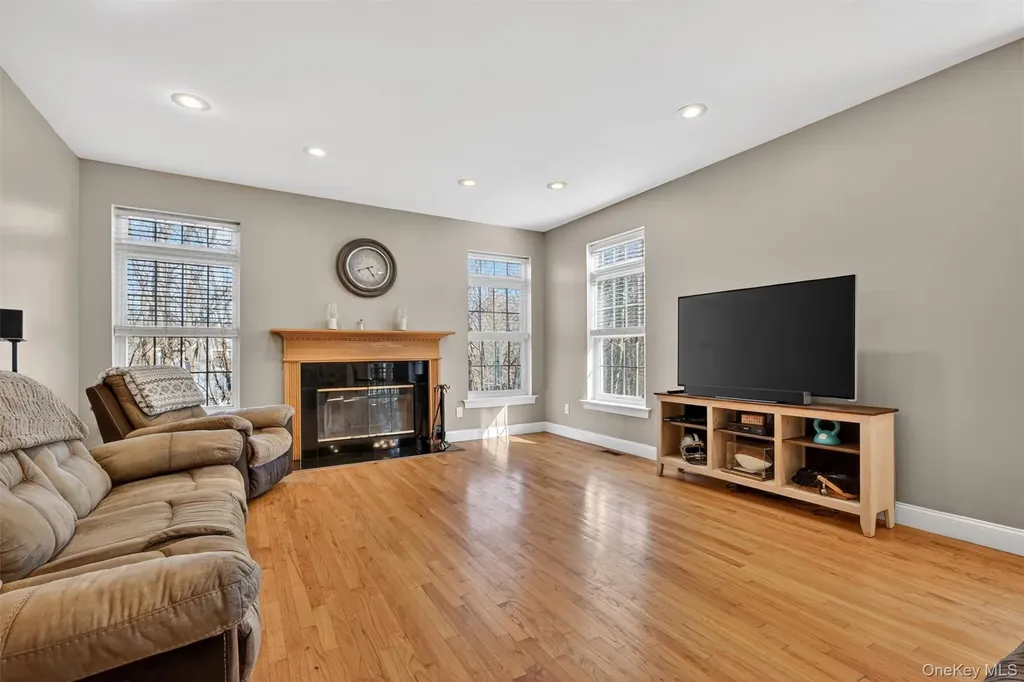 47 Willets Way Newburgh NY 12550