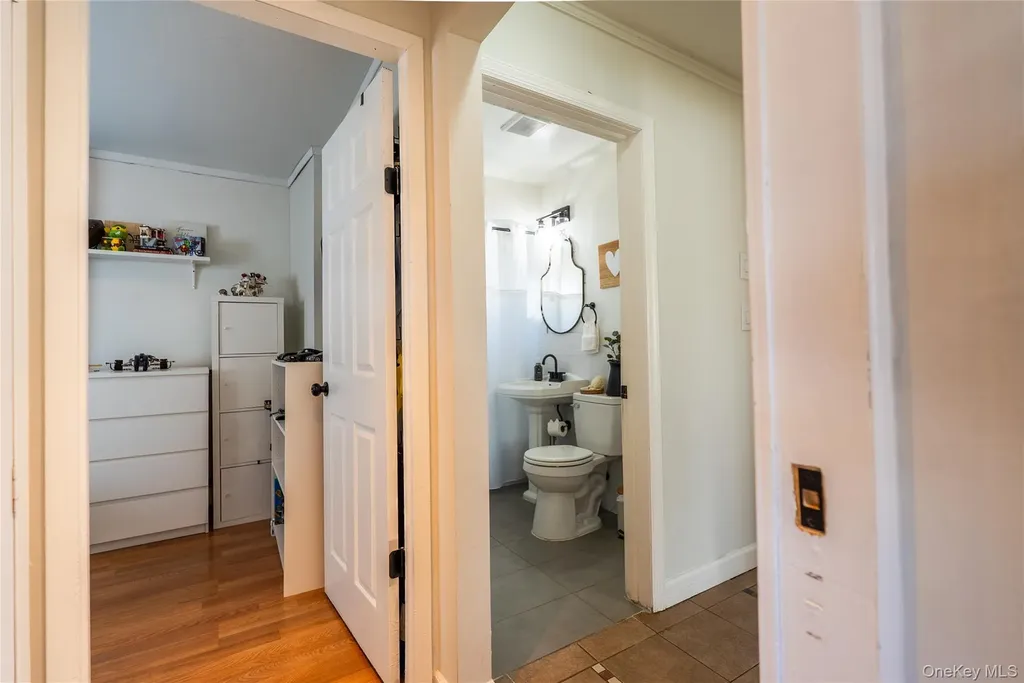 23 Bent Lane Levittown NY 11756