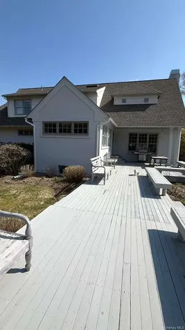 582 Hayground Road Wainscott NY 11976