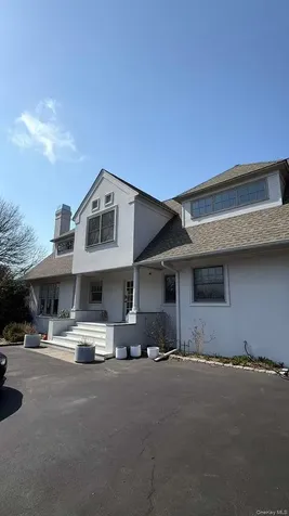 582 Hayground Road Wainscott NY 11976