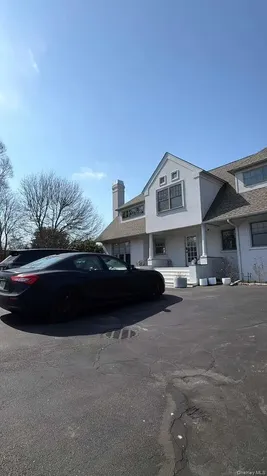 582 Hayground Road Wainscott NY 11976