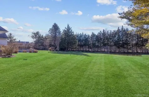 582 Hayground Road Wainscott NY 11976