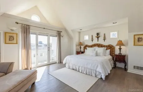 582 Hayground Road Wainscott NY 11976