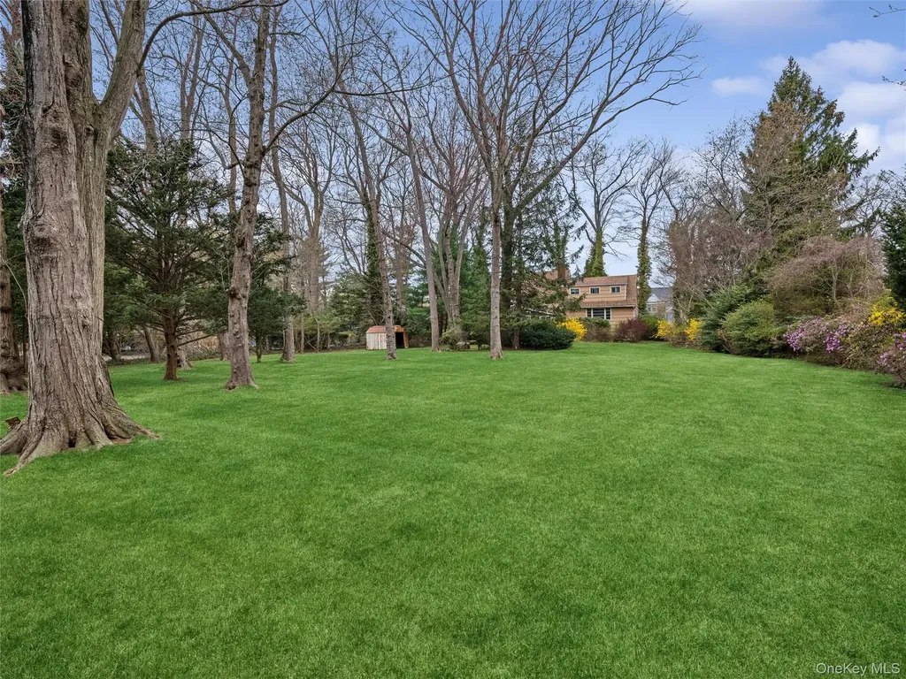 20 Cherry Lane Huntington NY 11743