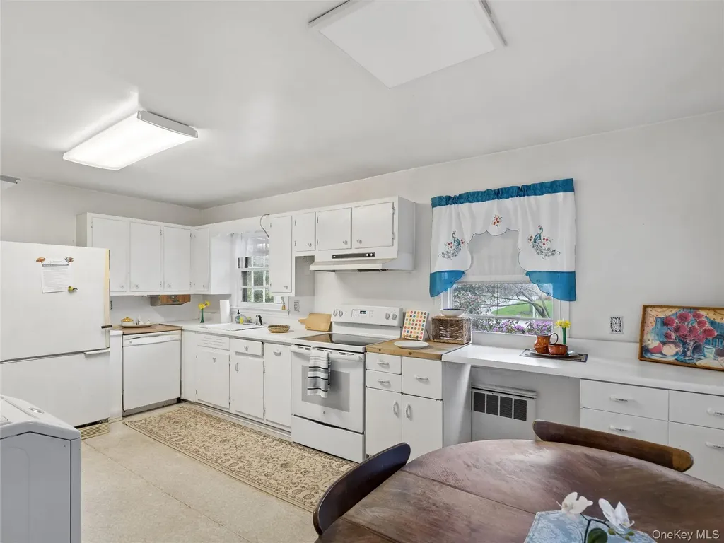 20 Cherry Lane Huntington NY 11743