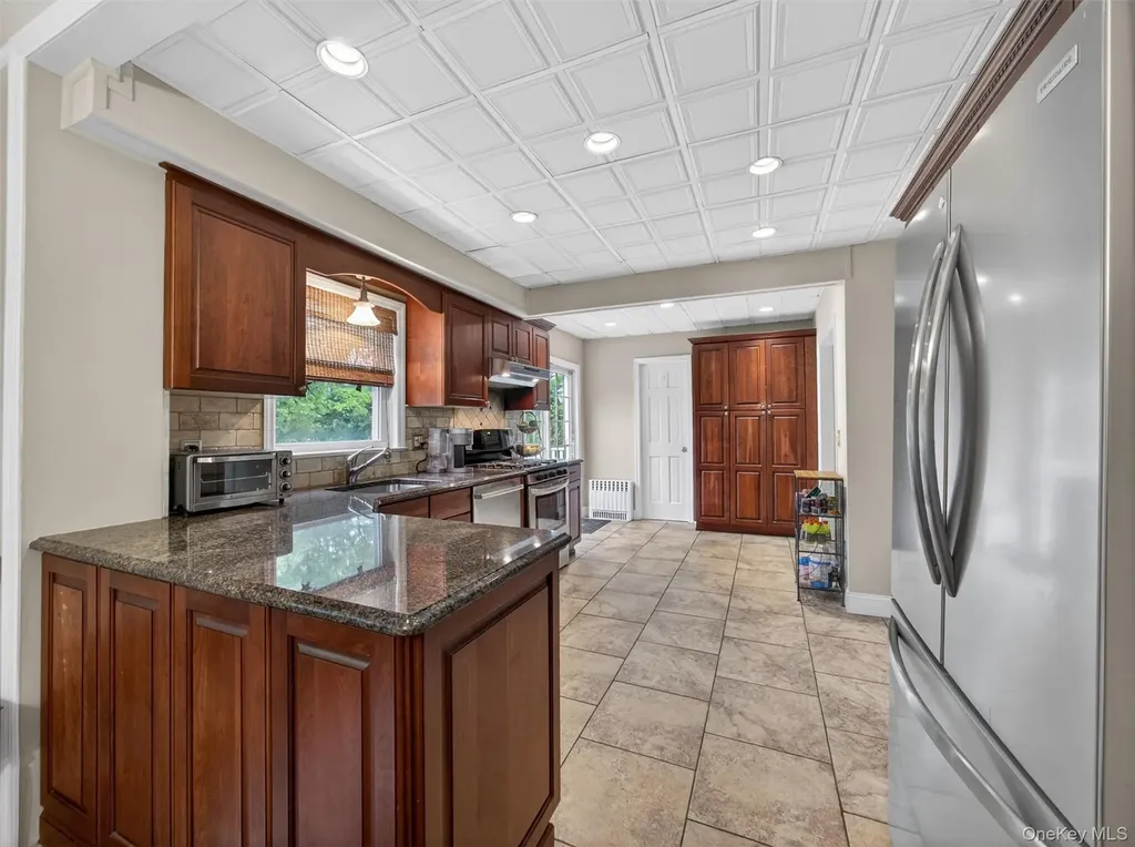 3 Hillside Avenue Suffern NY 10901