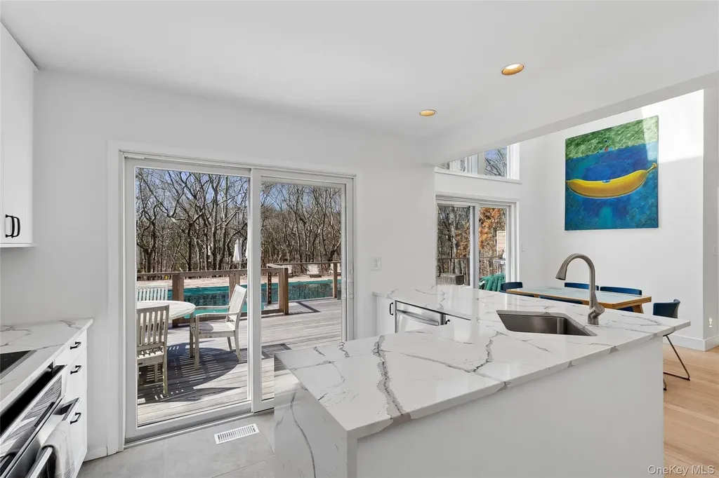 44 Diane Drive East Hampton NY 11937