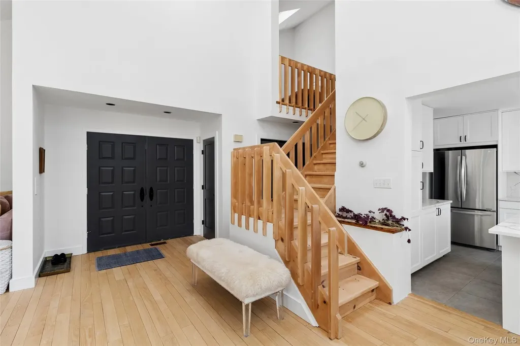 44 Diane Drive East Hampton NY 11937