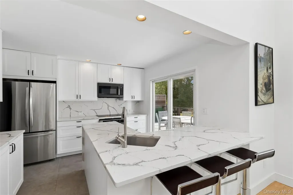 44 Diane Drive East Hampton NY 11937