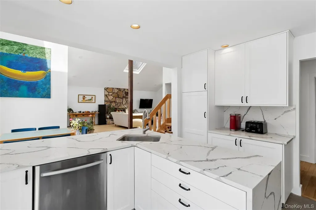 44 Diane Drive East Hampton NY 11937