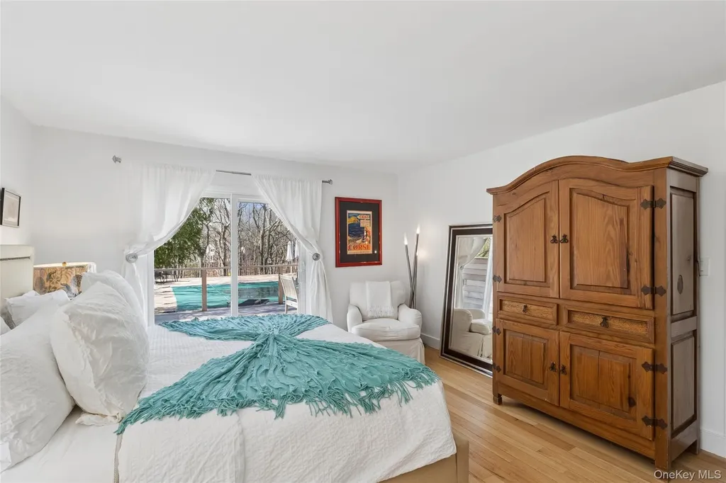44 Diane Drive East Hampton NY 11937