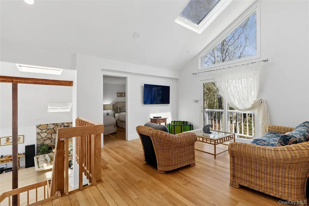 44 Diane Drive East Hampton NY 11937