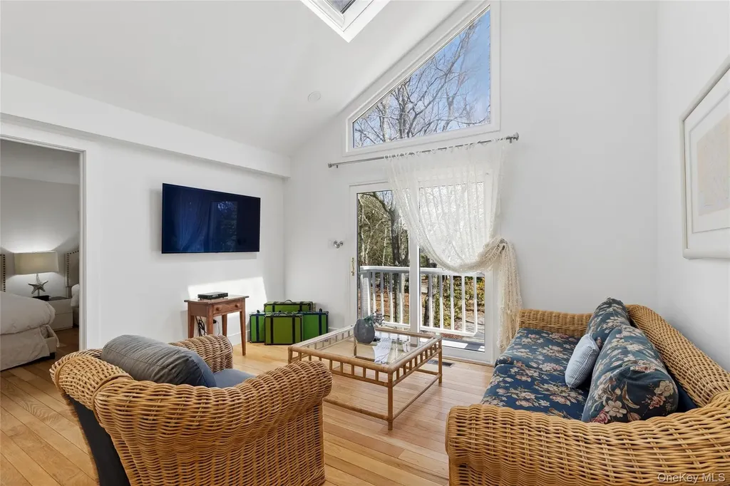 44 Diane Drive East Hampton NY 11937