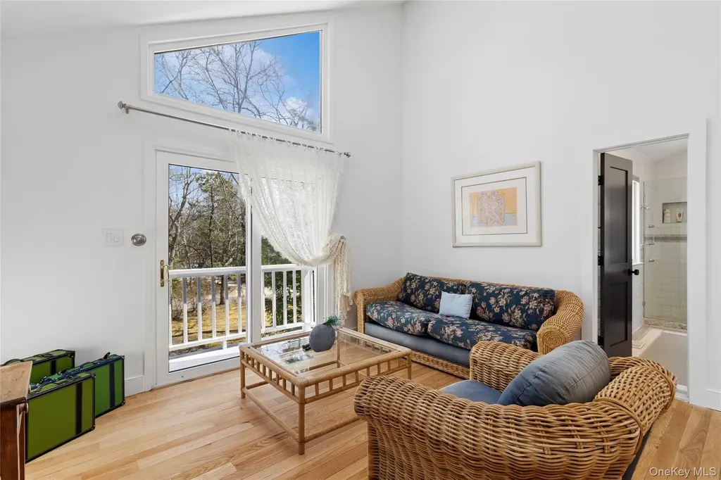 44 Diane Drive East Hampton NY 11937