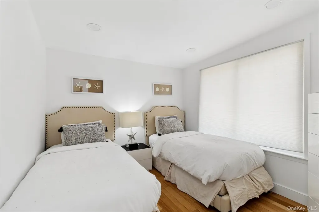 44 Diane Drive East Hampton NY 11937