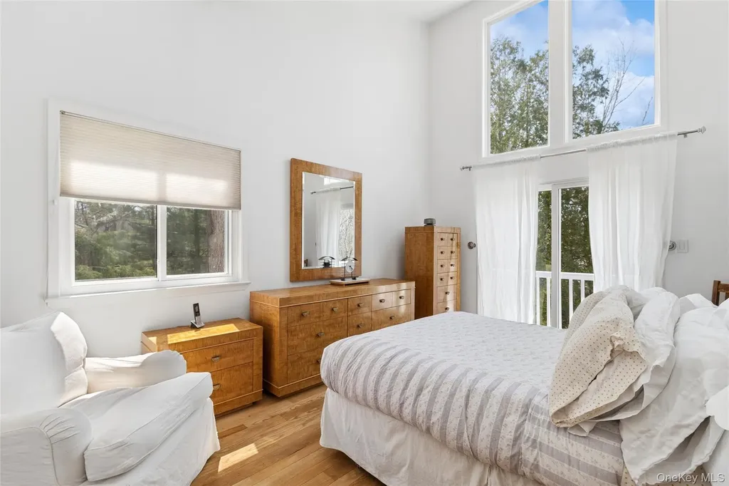 44 Diane Drive East Hampton NY 11937