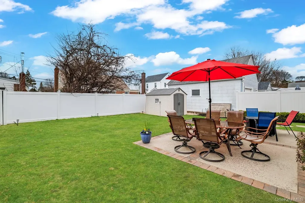 2A Baylis Place Lynbrook NY 11563