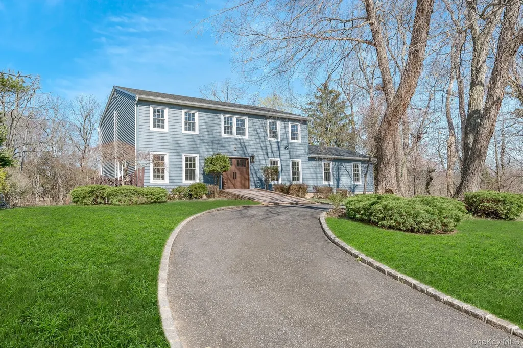 2 Pebble Hill Drive Northport NY 11768