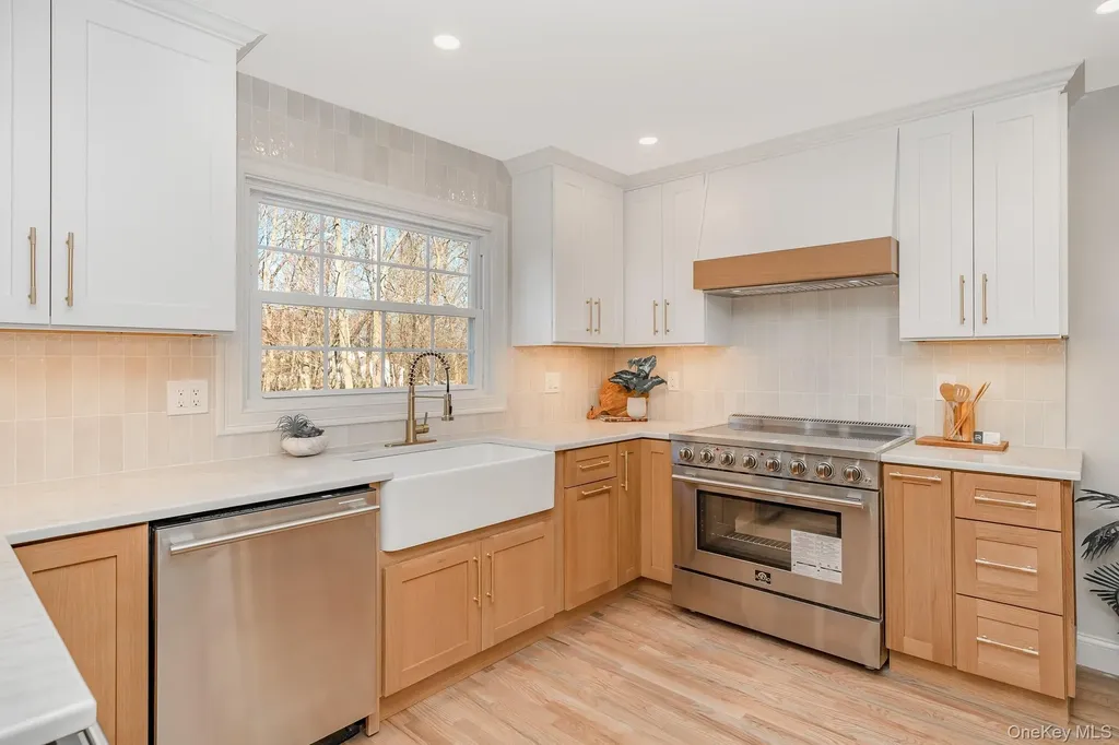 2 Pebble Hill Drive Northport NY 11768