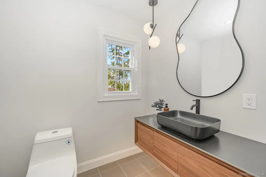 2 Pebble Hill Drive Northport NY 11768