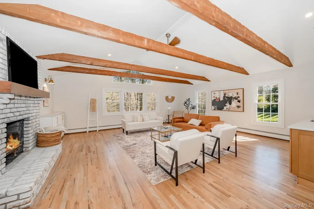 2 Pebble Hill Drive Northport NY 11768