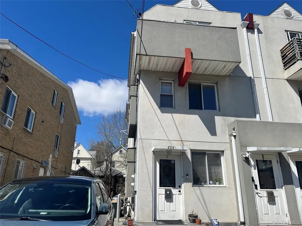 43-14 157 Street Flushing NY 11355