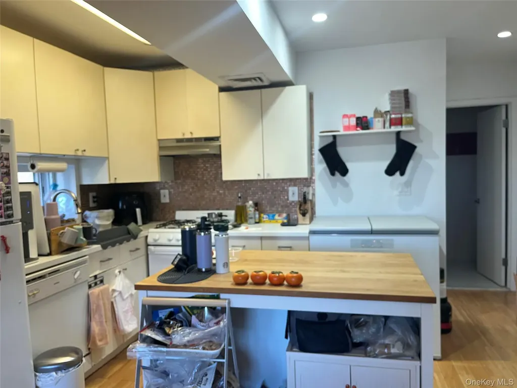 43-14 157 Street Flushing NY 11355