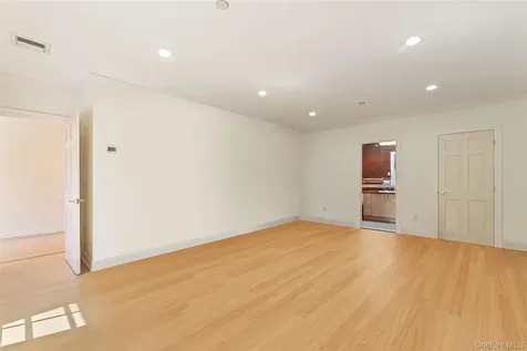 2 High Point Terrace Scarsdale NY 10583