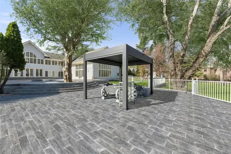 2 High Point Terrace Scarsdale NY 10583