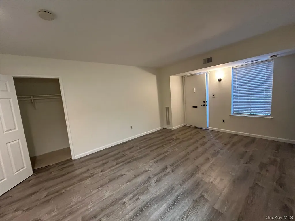 37 El Comino Coram NY 11727