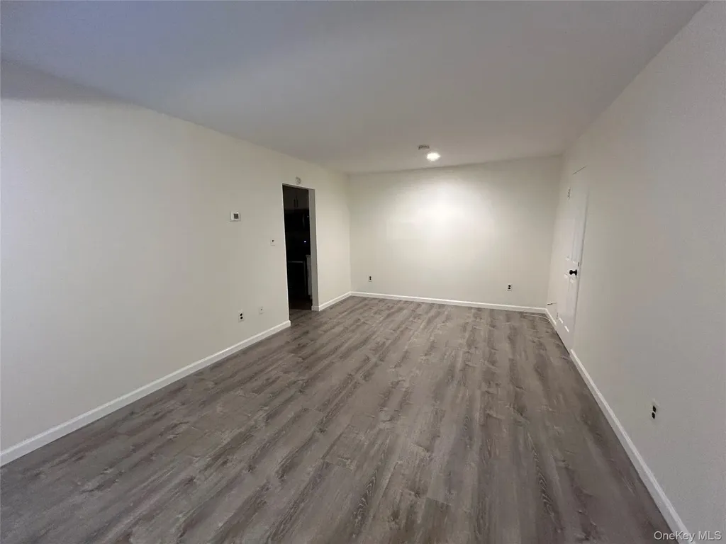 37 El Comino Coram NY 11727