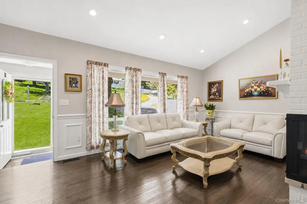 18 Collier Drive E Carmel NY 10512