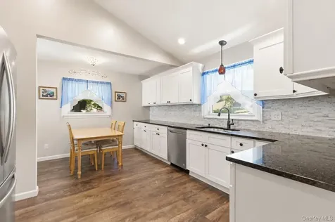 18 Collier Drive E Carmel NY 10512