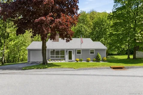 18 Collier Drive E Carmel NY 10512