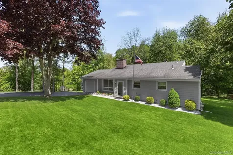 18 Collier Drive E Carmel NY 10512