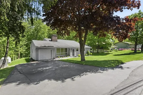 18 Collier Drive E Carmel NY 10512