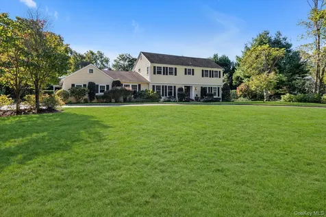 7 Shady Meadow Lane Syosset NY 11791