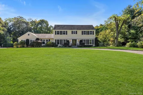 7 Shady Meadow Lane Syosset NY 11791