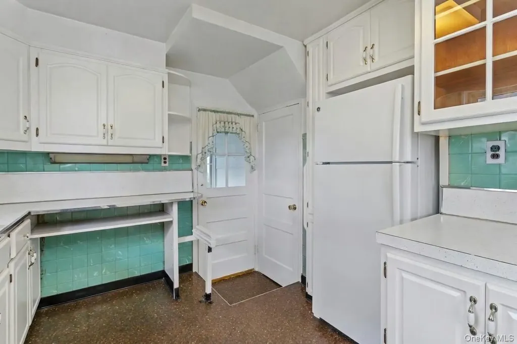 260 Roundhill Drive Yonkers NY 10710