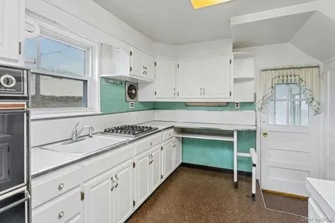 260 Roundhill Drive Yonkers NY 10710
