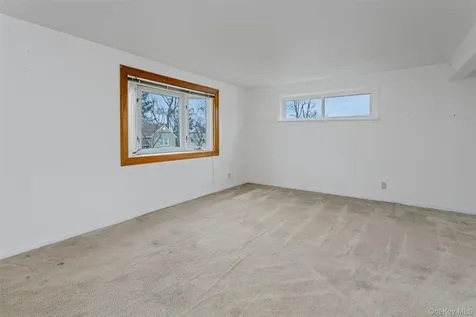 260 Roundhill Drive Yonkers NY 10710